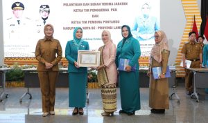 Ketua TP-PKK Lampung Lantik 13 Ketua TP-PKK Kabupaten/Kota