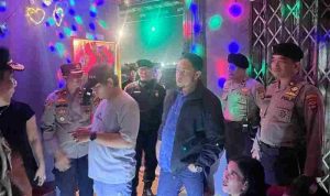 Polisi Razia Cafe Remang-remang, Sita Miras dan Imbau Tutup Saat Ramadan 