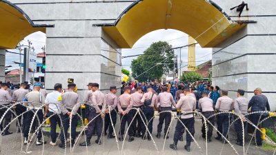 Mahasiswa Lampung Gelar Aksi Tolak UU TNI dan RUU Polri di DPRD