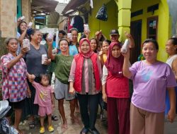 Sentuhan Kepedulian Kostiana di Tengah Derasnya Banjir Panjang Bandar Lampung