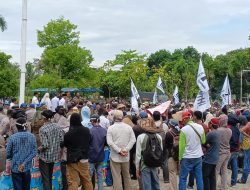 Ardito Wijaya Jadi Kepala Daerah Pertama yang Didemo Masyarakatnya, Ada Apa?