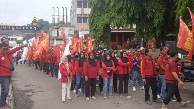 May Day 2025, Buruh Lampung Gelar Aksi di Tugu Adipura, Kritik Pemerintahan Prabowo-Gibran