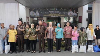 Wagub Jihan Buka Pasar Murah Ramadan, Kajati: Ini Bakti untuk Rakyat
