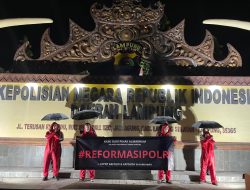 Demo di Polda Lampung Malam Ini, ALMARHUM Desak Reformasi Polri: Copot Kapolri dan Kapolda Se-Indonesia!