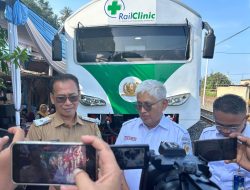 Rail Clinic KAI Singgah di Panjang, Gerbong Kereta Disulap Jadi Klinik Berjalan Layani Warga Gratis