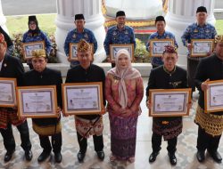 Kapolresta Bandar Lampung Terima Piagam Penghargaan dari Walikota pada HUT ke-344 