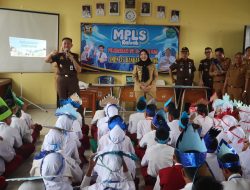 Eva Dwiana Dampingi Kajati Lampung Tinjau Program MBG di Dua Sekolah