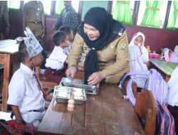 Eva Dwiana Cicipi Menu MBG, Nilai Enak dan Bergizi
