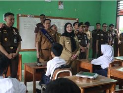 Eva Dwiana Dampingi Kajati Tinjau Program MBG di Dua Sekolah