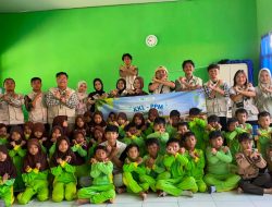 Mahasiswa Malahayati Edukasi PHBS dan Kreativitas Siswa SDN 10 Metro Timur