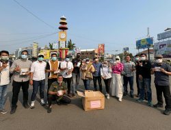 IJP Lampung Bagikan 3.000 Masker, Sasar Pengendara di Tugu Adipura