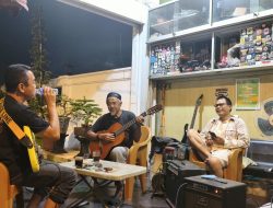 Ketika Garasi Menjadi Ruang Bertukar Pikiran
